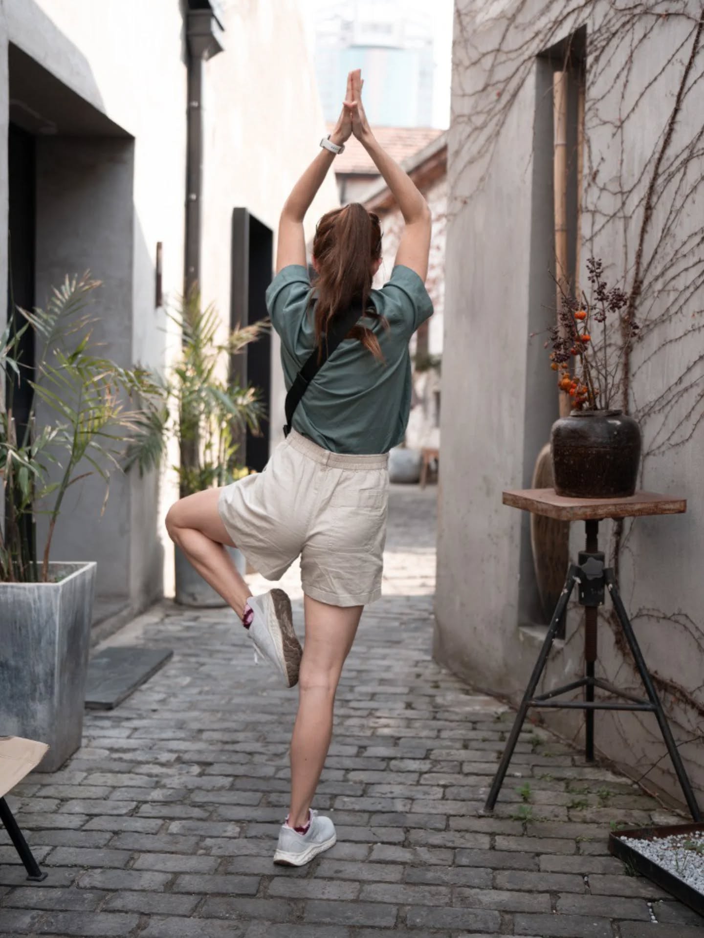 There is ALWAYS time for Yoga

📷@vision_by_curtis 
.
.
.
.
.
#treepose #yogaeverywhere #yogainthecity #mindfulmovement #streetyoga #yogatravel