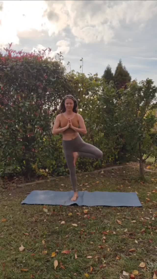 Feeling rooted like a tree, strong and steady in my legs—while my arms dance freely with the autumn wind 🍂🧘‍♀️

There’s beauty in finding stability, and even more magic in letting go. 

Just flow, breathe, and allow yourself to enjoy the moment.
.
.
.
.
.

#TreePose #YogaFlow #AutumnVibes #movementismedicine #mindfulness #JustBe #YogaJoy